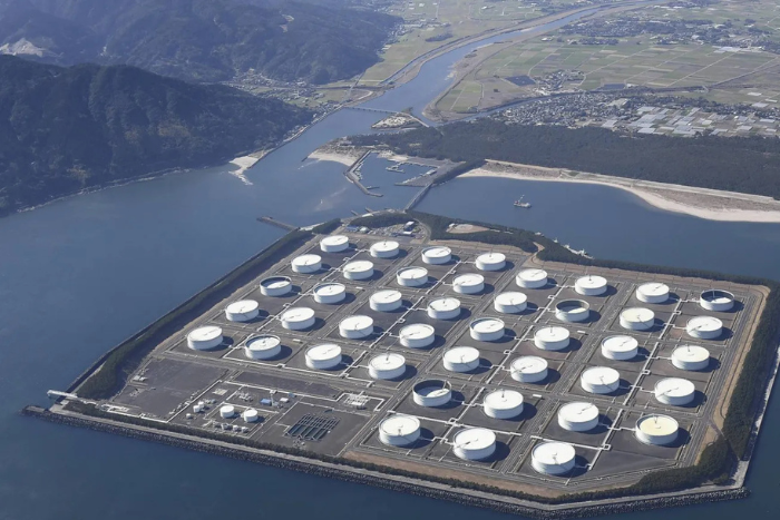 اليابان تسحب من احتياطياتها النفطية في أكبر عملية لضمان استقرار الإمدادات