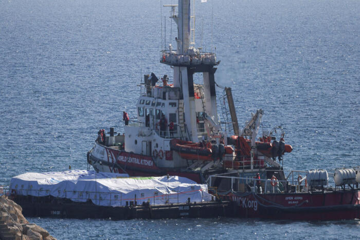 سفينة مكسيكية 4 محملة بمساعات إنسانية تصل إلى كوبا