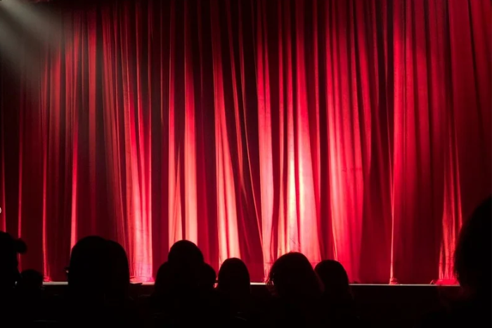 العيون تحتفي بالمسرح المدرسي وتتوج حين تكلمت الصحراء بالجائزة الكبرى للديودراما