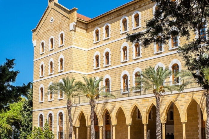 الجامعة الأمريكية في بيروت تعتمد التعليم عن بعد بعد تهديدات إيرانية باستهداف مؤسسات أكاديمية