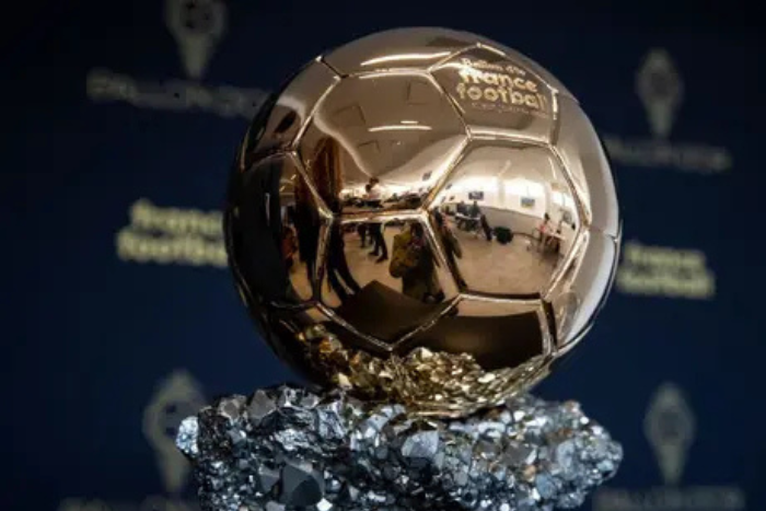 الفيفا يدخل تغييرات جوهرية على معايير الكرة الذهبية قبل نسخة 2026
