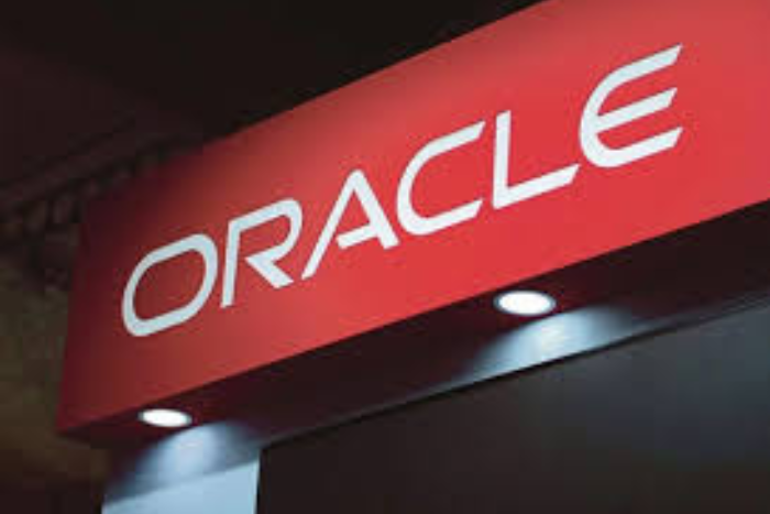 تسريحات واسعة في أوراكل بالتزامن مع رهانات ضخمة على الذكاء الاصطناعي