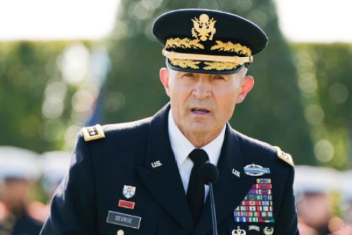 إقالة رئيس أركان الجيش الأميركي وتعيين بديل مؤقت