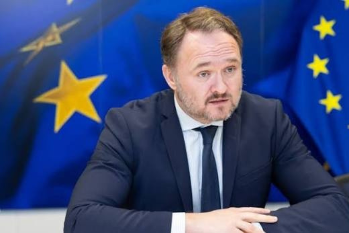 المفوض الأوروبي للطاقة يحذر من صدمة طاقة طويلة الأمد في أوروبا بسبب الحرب 