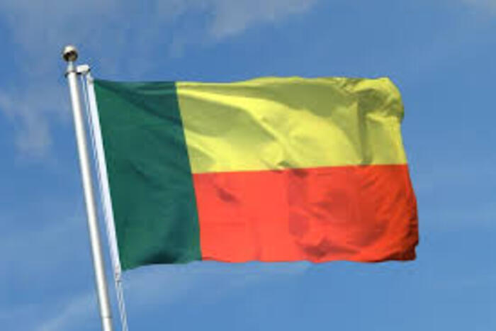 مجموعة السفراء الأفارقة بكوتونو تتبرع بمعدات طبية لمركز صحي ببينين