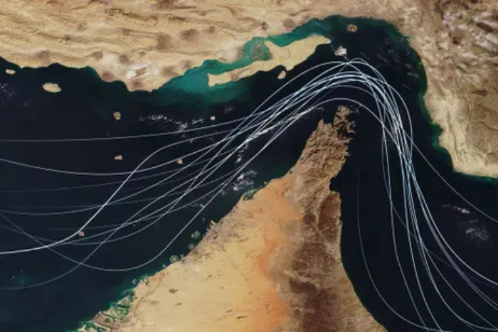 الولايات المتحدة تبدأ إزالة الألغام من مضيق هرمز وسط تصاعد التوتر مع إيران
