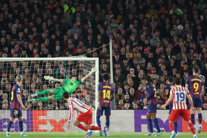 أتليتيكو مدريد يقصي برشلونة من ربع نهائي كأس أبطال أوروبا