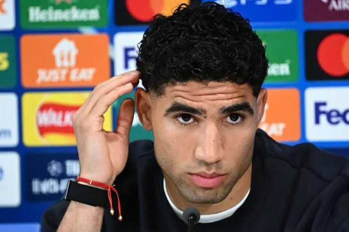 حكيمي يواسي صلاح بعد إقصاء ليفربول وعبور سان جيرمان لنصف النهائي