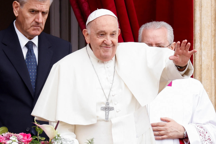 البابا لاوون ينتقل إلى أنغولا في ثالث محطات جولته الأفريقية