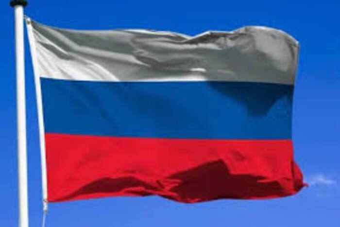 أوكرانيا تضرب مواقع نفطية روسية وتتلقى ضربات على بناها التحتية