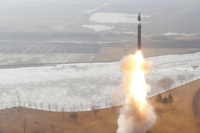 كوريا الشمالية تطلق صواريخ بالستية جديدة وسط تصاعد التوتر الإقليمي