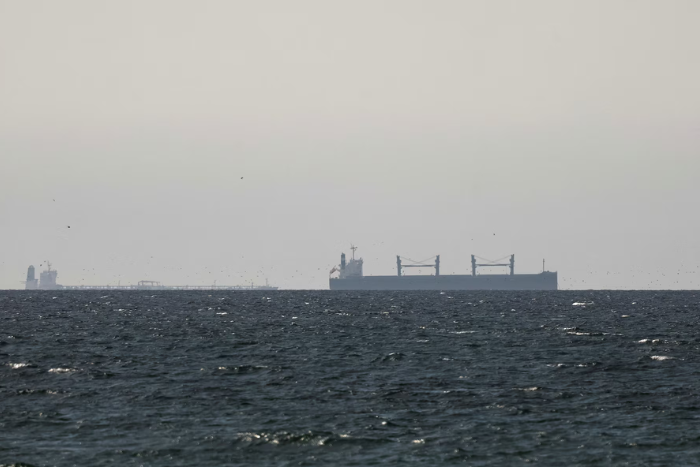 روسيا تحذر من تصعيد خطير في مضيق هرمز وتدعو لاستمرار المفاوضات