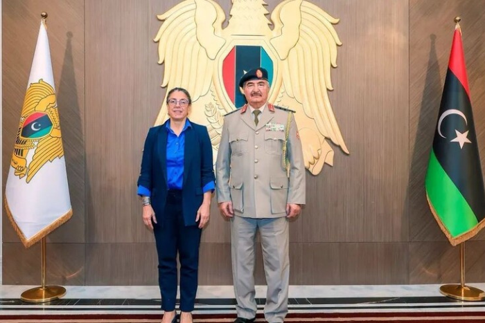 مباحثات أممية مع حفتر لدفع العملية السياسية نحو انتخابات في ليبيا