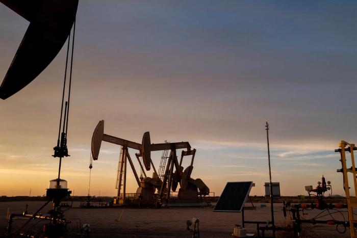 تراجع طفيف لأسعار النفط في ظل استمرار التوترات الإقليمية