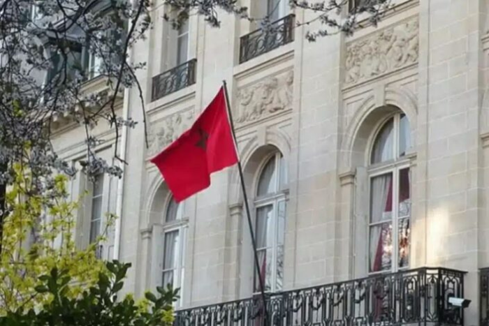 القنصلية المغربية بباريس تقرب خدماتها من الجالية عبر يوم للأبواب المفتوحة