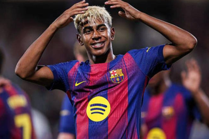 لامين جمال يحطم رقم مبابي التاريخي في دوري أبطال أوروبا