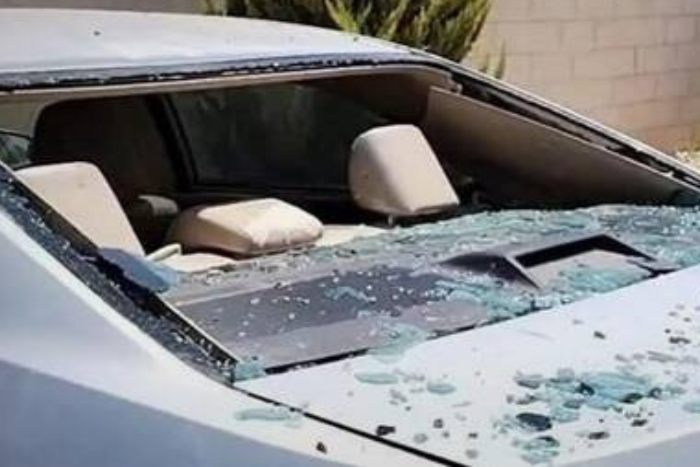 إصابتان وتضرر 3 منازل ومركبتين إثر سقوط مسيرة في محافظة الزرقاء بالأردن إصابتان وتضرر 3 منازل ومركبتين إثر سقوط مسيرة في محافظة الزرقاء بالأردن