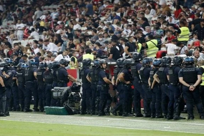 لاعبان أفريقيان يتعرضان للاعتداء خلال هزيمة نيس الفرنسي الأخيرة