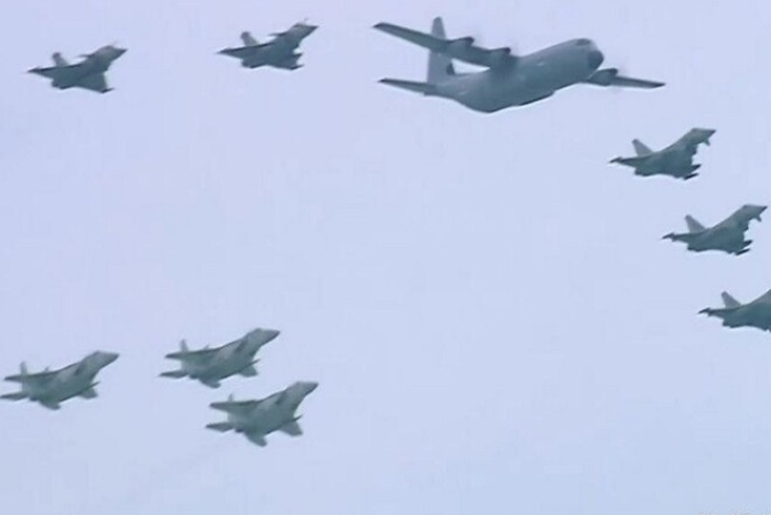 قطر تنظم أول عرض عسكري كبير منذ ست سنوات احتفالا باليوم الوطني