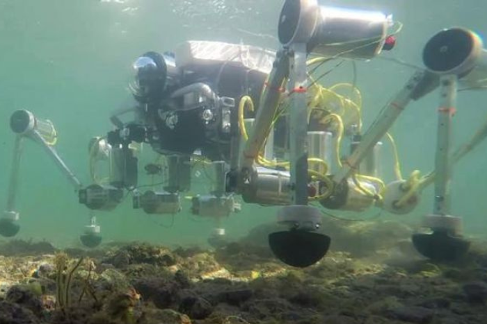 الصين تختبر روبوتا لاستخراج المعادن من قاع المحيطات