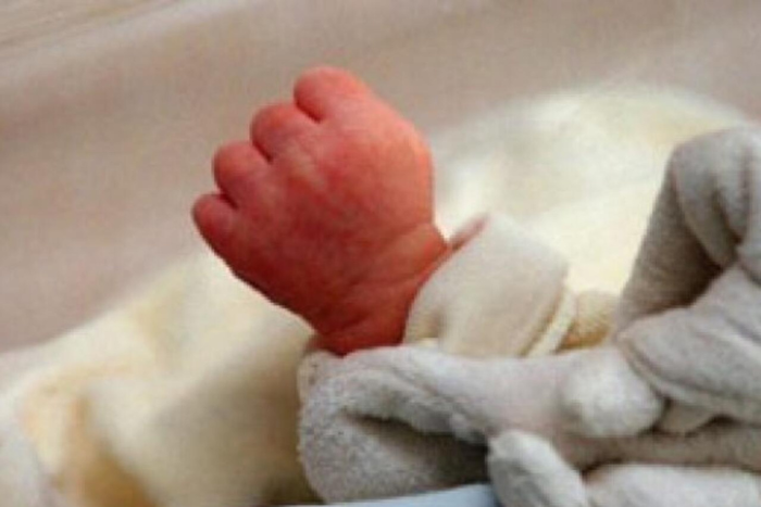 في الولايات المتحدة  سيدة متوفاة دماغيا تنجب طفلا